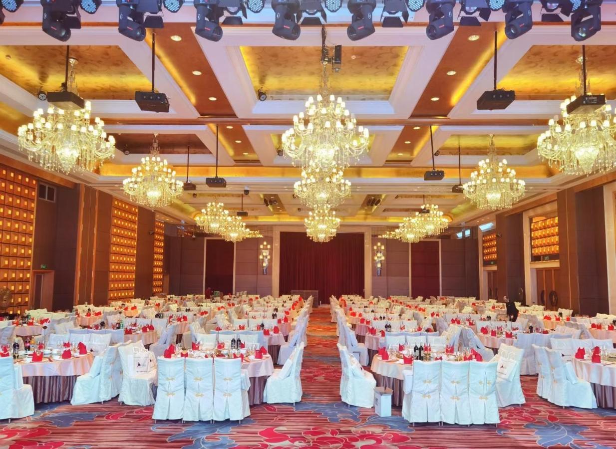 โรงแรม โรงแรมเป่าลี่ไหล อินเตอร์เนชั่นแนล 5*
