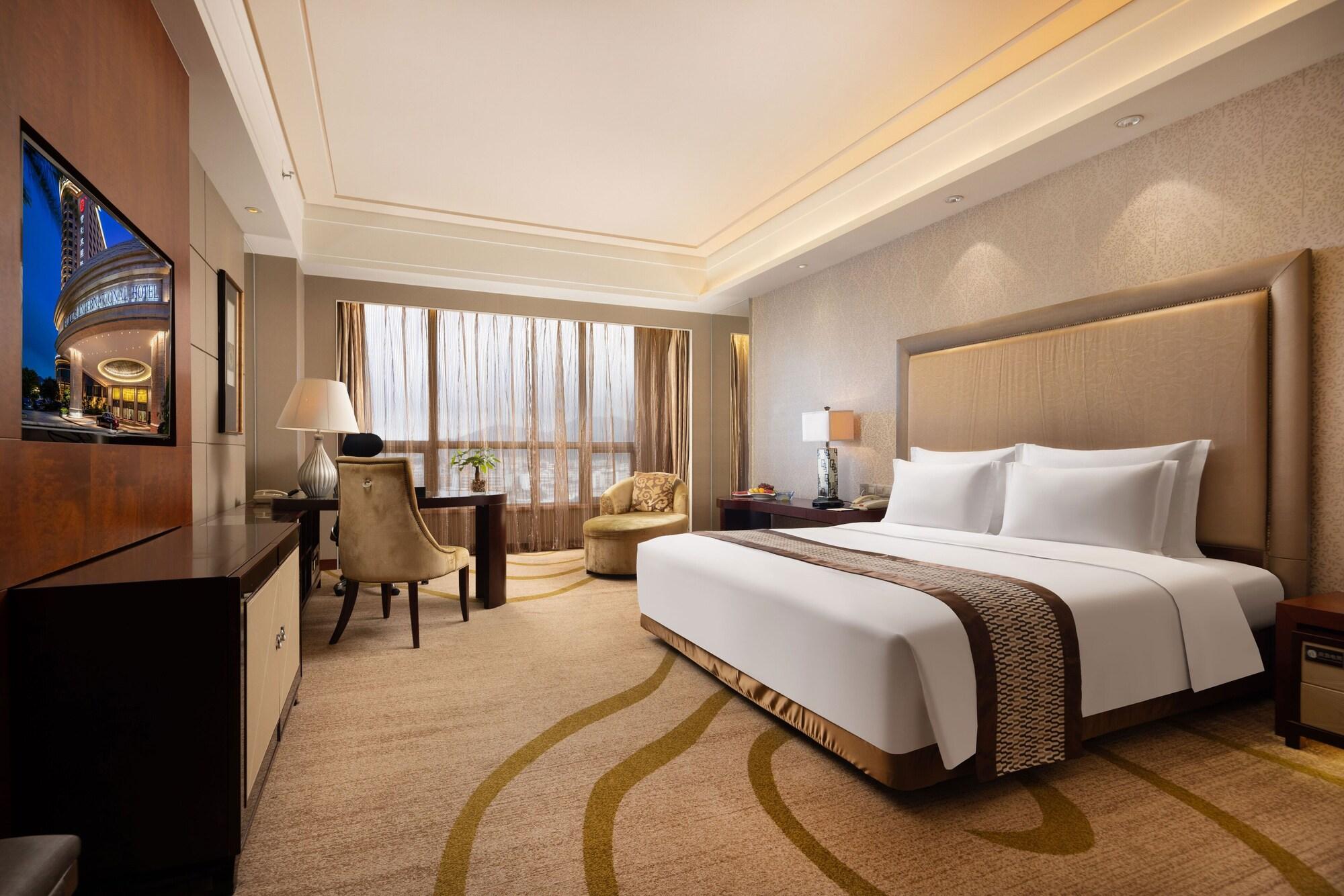 โรงแรมเป่าลี่ไหล อินเตอร์เนชั่นแนล โรงแรม 5*